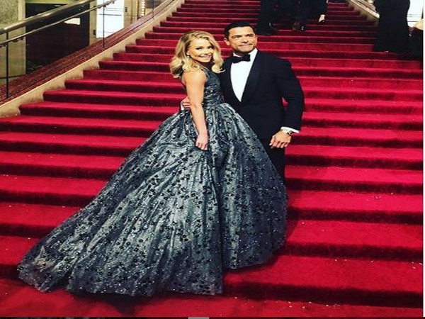Kelly Ripa along with husband Mark Consuelos (Image courtesy: Instagram)