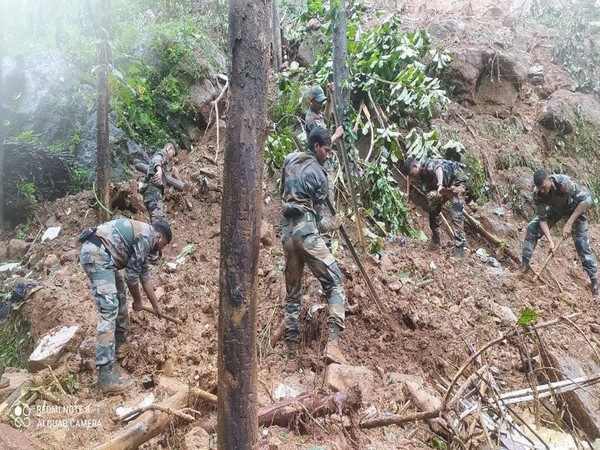 Visual pf army conducting rescue operation (Photo/ANI)