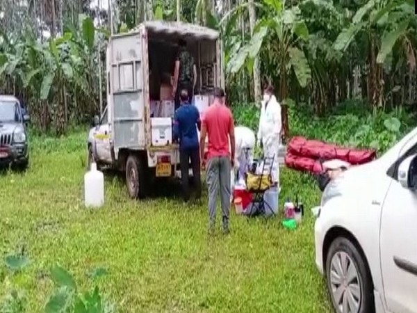 Team of health officials collecting samples from fruit-eating bats in Kozhikode, Kerala. (Photo/ANI)