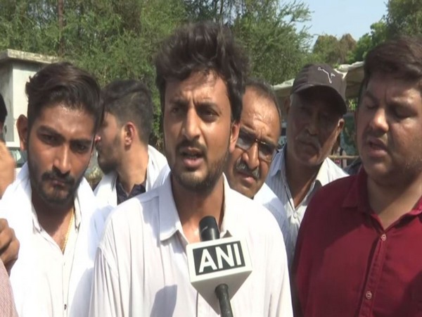 Ketan Jorawadia talking to ANI in Surat on Saturday. Photo/ANI