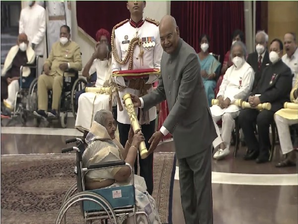 Jaswantiben Jamnadas Popat conferred with Padma Shri award (Photo/ANI)