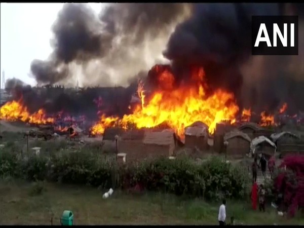 Fire broke out in the slums of migrant labourers (Photo/ANI)