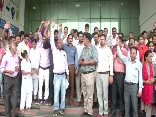 Workers of the King George Medical University (KGMU) went on strike on August 6 in Lucknow. Photo/ANI