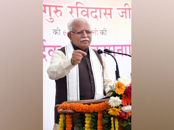 Haryana CM Manohar Lal Khattar addressing an event on the occasion of 644th birth anniversary of Guru Ravidas (Image Courtesy: @cmohry). 