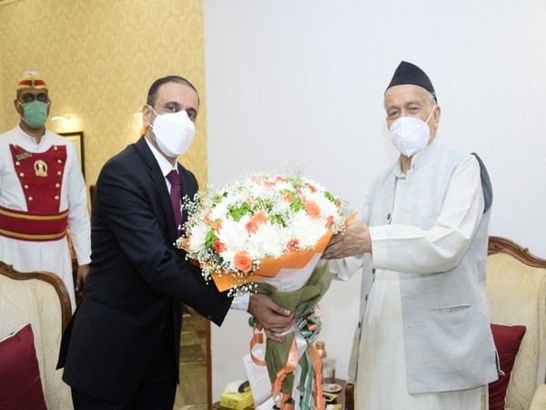 Newly appointed Consul General of the UAE in Mumbai Abdulla Husein Salman Mohamed Almarzooqi with Maharashtra Governor Bhagat Singh Koshyari.