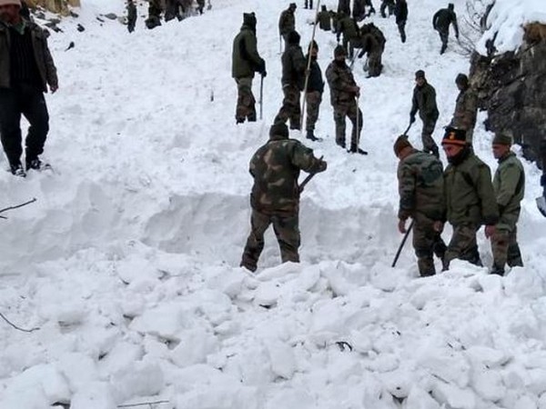 Rescue operation to locate trapped soldiers in Kinnaur