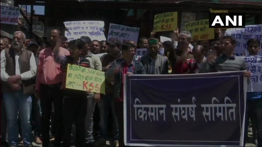 Framers protest demanding MSP at Shimla on Monday 
