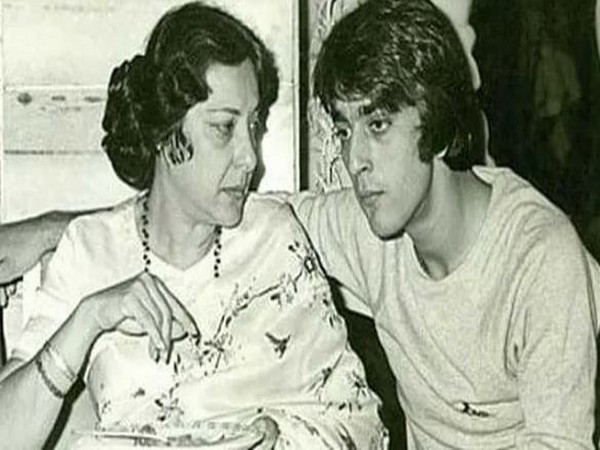 Sanjay Dutt with late mother Nargis (source: Instagram)