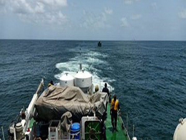 Visual of the towed boat being brought ashore