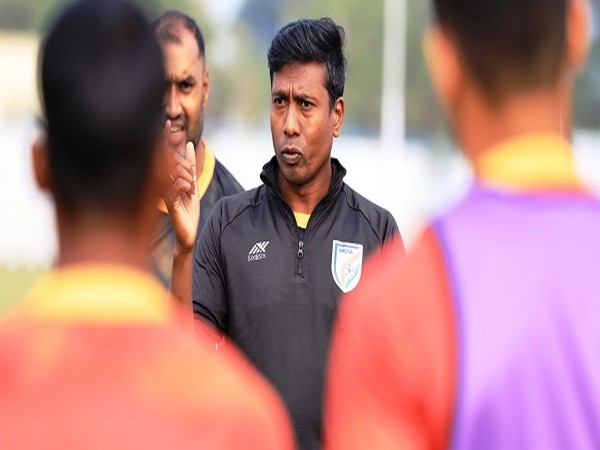 Indian Arrows Head Coach Venkatesh (Image: Indian Football Team's Twitter)