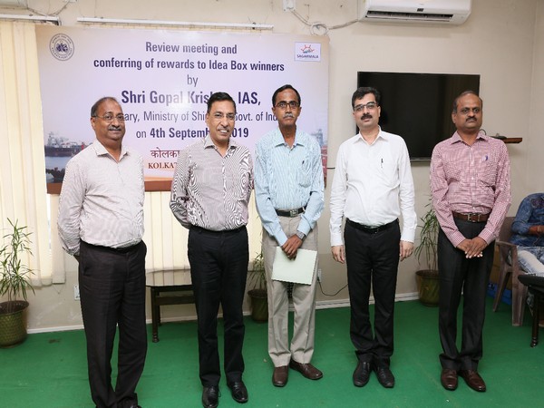 Secretary of the Union Ministry of Shipping Gopal Krishna (second from left) at the felicitation function in Kolkata on Friday. Photo/ANI