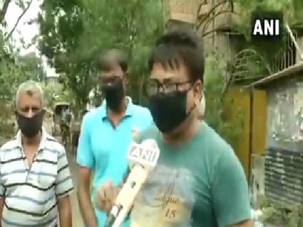 A local from Baghajatin area of Kolkata speaking to ANI on Tuesday. 