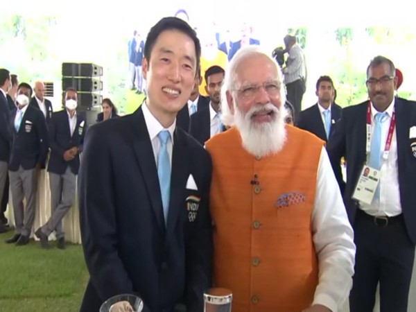 PV Sindhu's coach with Prime Minister Narendra Modi 