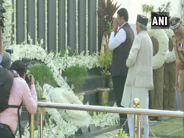 Maharashtra CM Devendra Fadnavis and Governor Bhagat Singh Koshyari pay tribute at Police Memorial at Marine Drive on 11th anniversary of 26/11 Mumbai Terror Attack today.