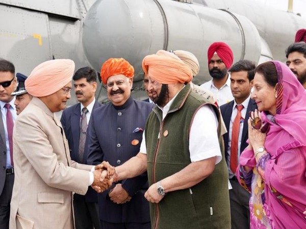 President Ram Nath Kovind arrives at Sultanpur Lodhi to pay his obeisance on 550th Guru Nanak Dev birth anniversary. Photo/ANI