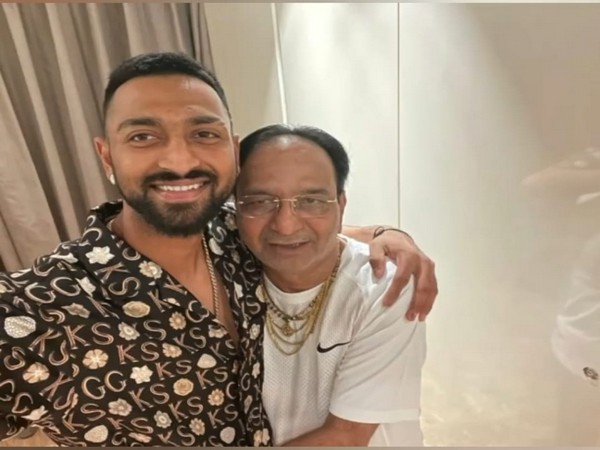 Krunal Pandya with his late father (Photo/ Krunal Pandya's Instagram)