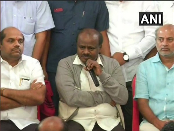 Former Chief minister Kumaraswamy urged government to rescue and rehabilitate flood victims on Saturday. Photo/ANI