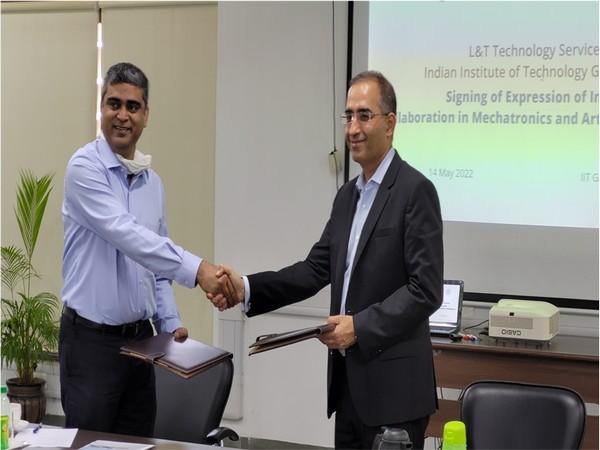 Amit Chadha, CEO and Managing Director, L&T Technology Services (right) and Amit Prashant, Officiating Director, IIT Gandhinagar. 