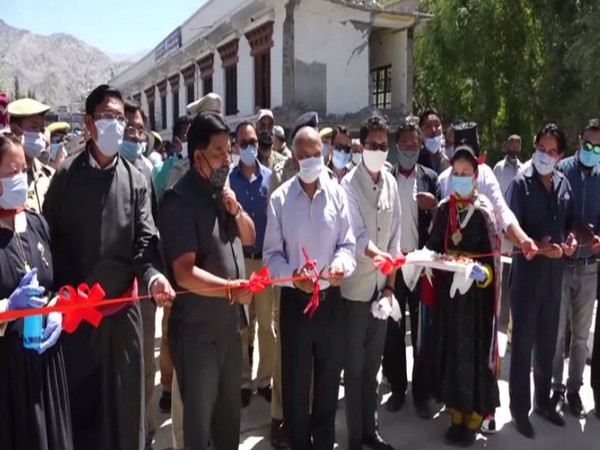 Lt Governor R K Mathur inaugurates a bridge over river Indus at Choglamsar and dedicated it to the public. [Photo/ANI]