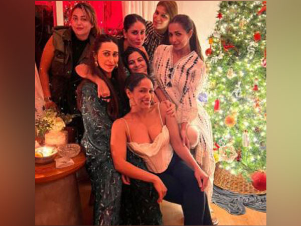 Kareena Kapoor, Karisma Kapoor, Malaika Arora, Masaba Gupta, Rhea Kapoor, Amrita Arora and Poonam Damania (Image source: Instagram)