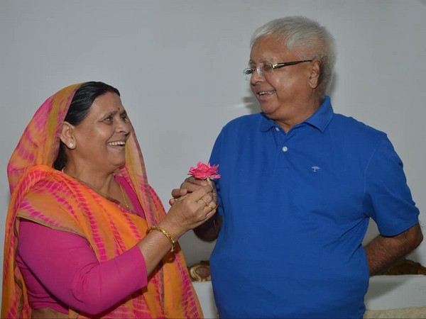 Rabri Devi and Lalu Yadav (pic courtesy-Twitter)
