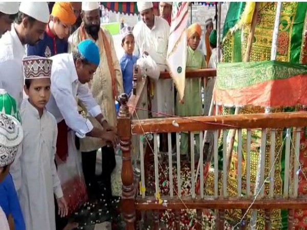 A langar khana was inaugurated in Kondapalli on Monday. Photo/ANI