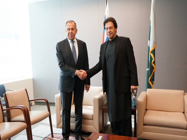 Russian FM Sergei Lavrov met pakistan PM Imran Khan on the sidelines of UNGA session in New York on Thursday. (Photo courtesy: MFA Russia Twitter handle)