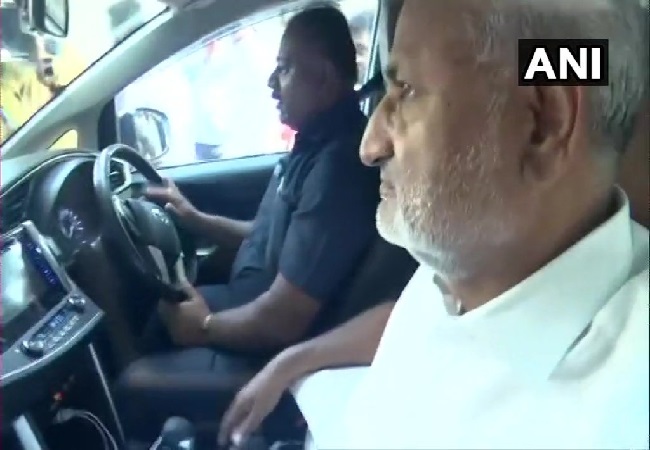 NCP MLA Manikrao Kakate reached Renaissance hotel in Mumbai, Maharashtra on Sunday.