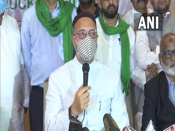 AIMIM president Asaduddin Owaisi addressing the media in Lucknow. (Photo/ANI)
