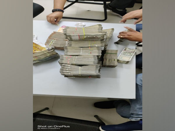 Cash seized at Lal Quila metro station