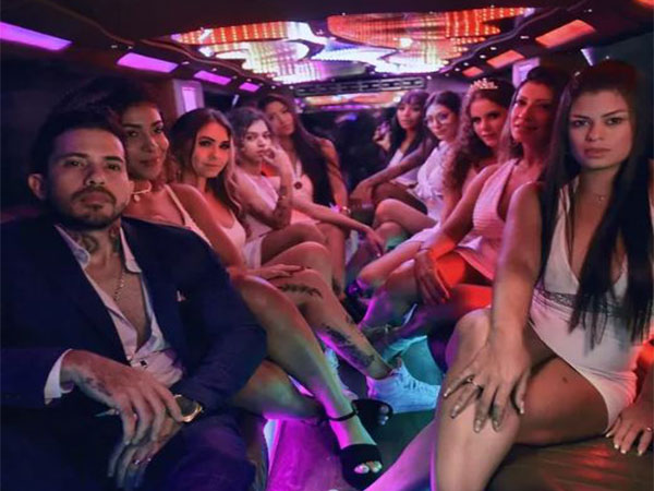 Arthur O Urso and his wives (Image source: Instagram)