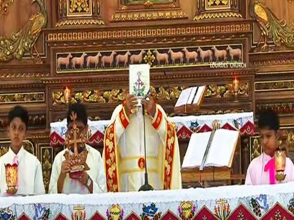 A church in Kottayam livestreaming Sunday Mass. (Courtesy; Lourdes Church Kottayam YouTube Channel)