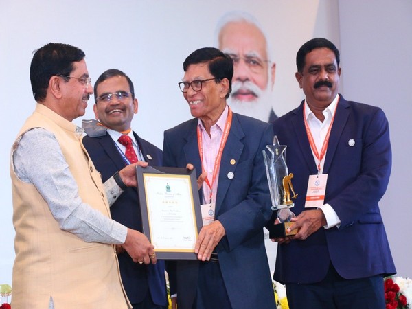 Pralhad Joshi felicitated 5 star rated mines for 2017-18, 2018-19 and 2019-20, at the 5th National Conclave On Mines And Minerals today. (Photo/ANI)