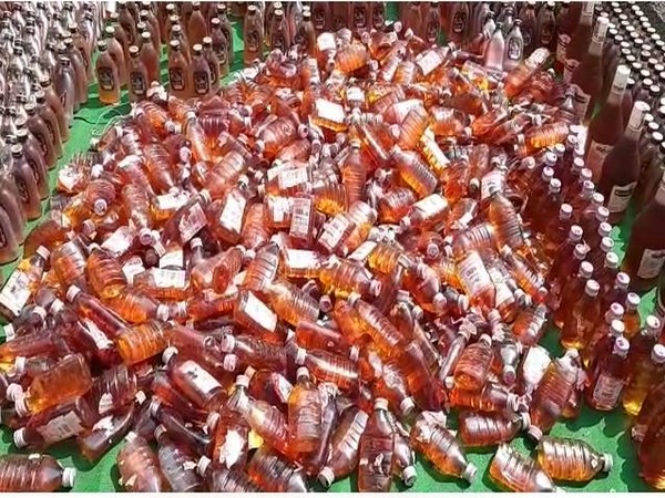 Andhra Police seize 2,840 liquor bottles being illegally transported from Telangana (Photo/ANI)