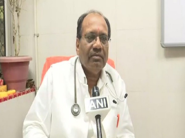 Superintendent of Shyama Prasad Mukherjee Civil Hospital speaking to ANI in Lucknow, Uttar Pradesh. Photo/ANI