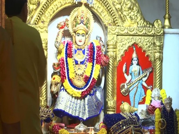 First day of Chaitra Navratri in New Delhi's Jhandewalan temple (Photo:ANI)