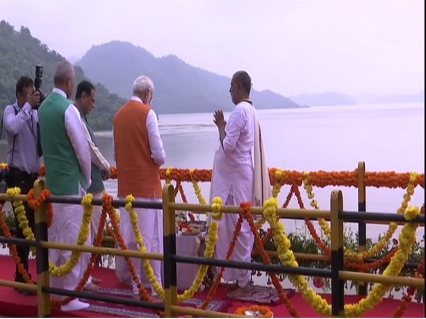 PM Modi performs Narmada poojan at Kevadia Dam on Tuesday. [Photo/ANI]