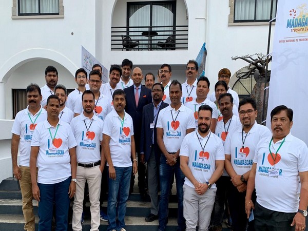 The representatives of 22 Indian tour operators in Maldives. Photo/ANI