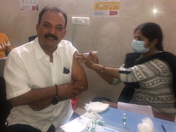 Madan Lal receiving Covid-19 vaccine jab  (Image: Madan Lal Twitter)