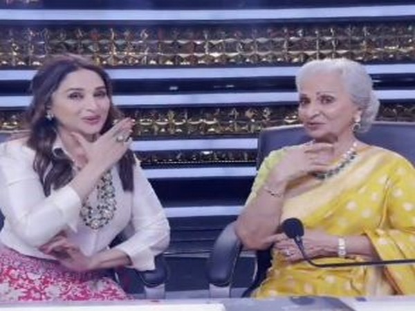 Madhuri Dixit, Waheeda Rehman (Image Source: Instagram)
