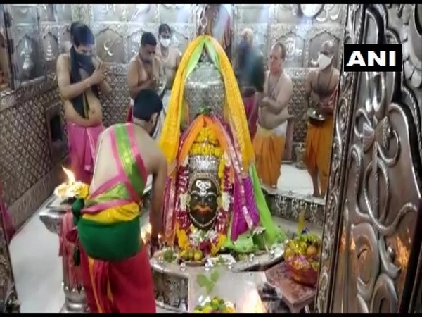 Priests offering prayers in Mahakaleshwar temple in Ujjain. (Photo/ANI)
