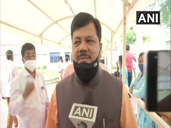 BJP leader Pravin Darekar speaking with ANI. [Photo/ANI] 