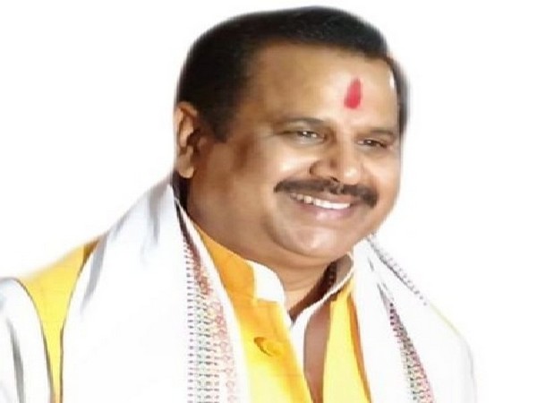 UP Jal Shakti Minister Dr Mahendra Singh (Image Source: Twitter)