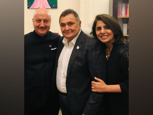 Anupam Kher with Neetu Kapoor and the late actor Rishi Kapoor (Image Source: Instagram)