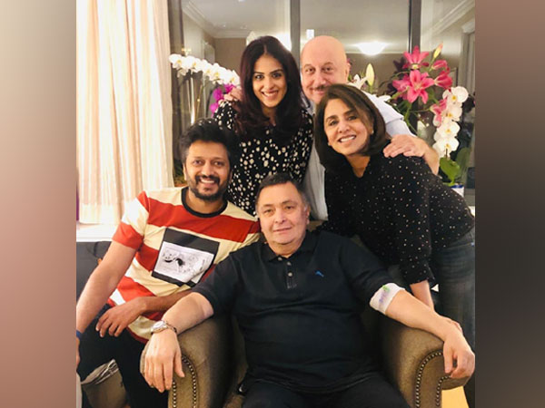 Riteish Deshmukh, Genelia Deshmukh, Anupam Kher, Neetu Kapoor, Rishi Kapoor, Image courtesy: Instagram