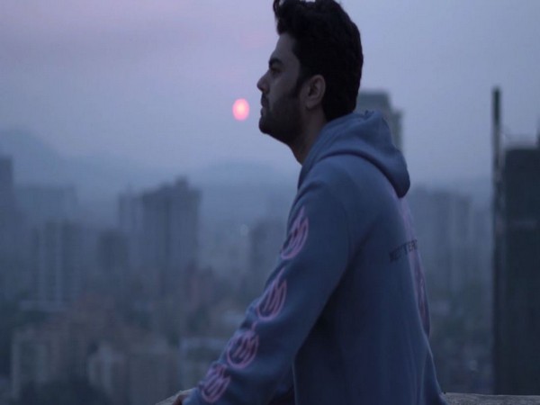 A still from the video featuring Maniesh Paul (Image courtesy: YouTube)