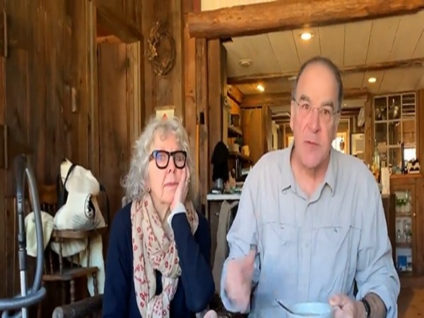 Mandy Patinkin and Kathryn Grody(Image source: Instagram)