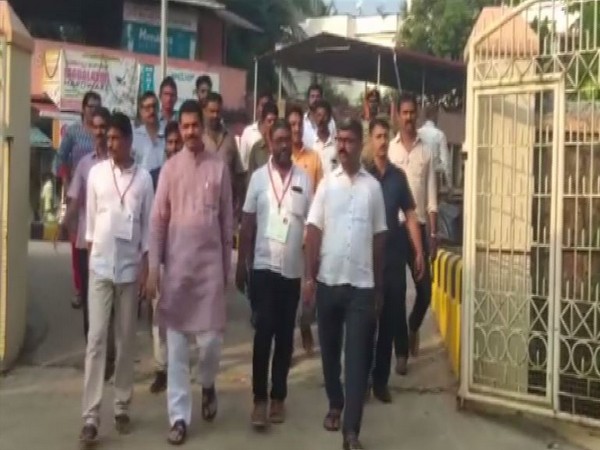 BJP state president Nalin Kumar Kateel arrives at a polling booth in Mangaluru [Photo/ANI]