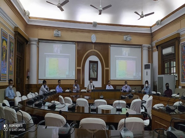 Bihar Health Minister Mangal Pandey holding meeting with Central team of Union Health Ministry. (Photo: Twitter/Mangal Pandey)