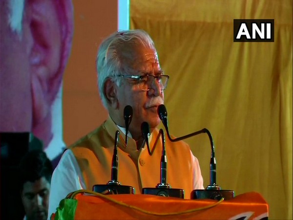 Haryana Chief Minister Manohar Lal Khattar addressing a rally in Mohindergarh.